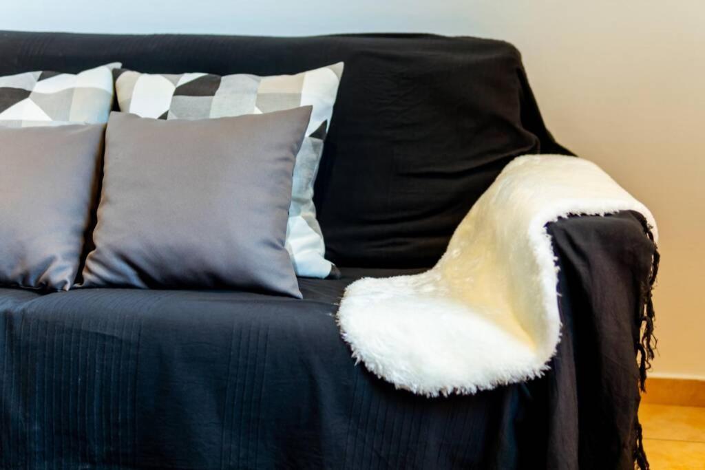 Apartment Brand New Studio, Sea View, Aircon, Wifi *