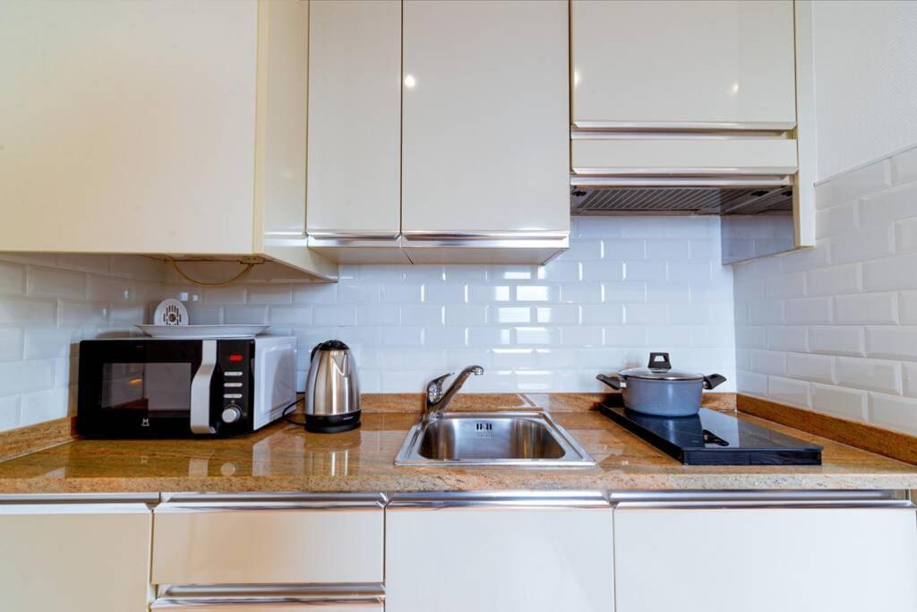 Brand New Studio, Sea View, Aircon, Wifi Apartment *