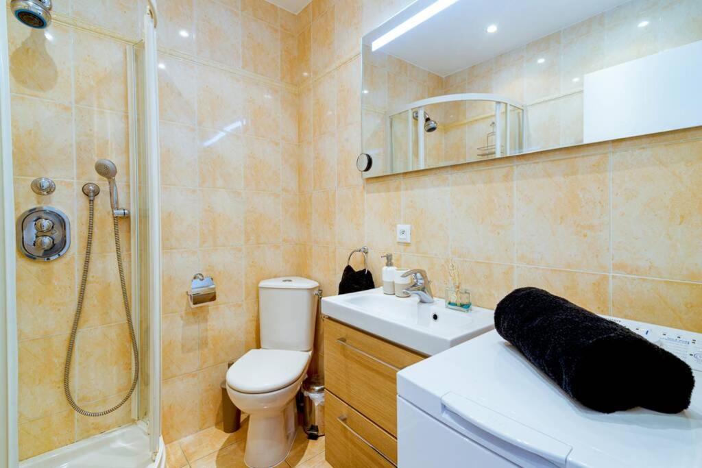 Brand New Studio, Sea View, Aircon, Wifi Apartment